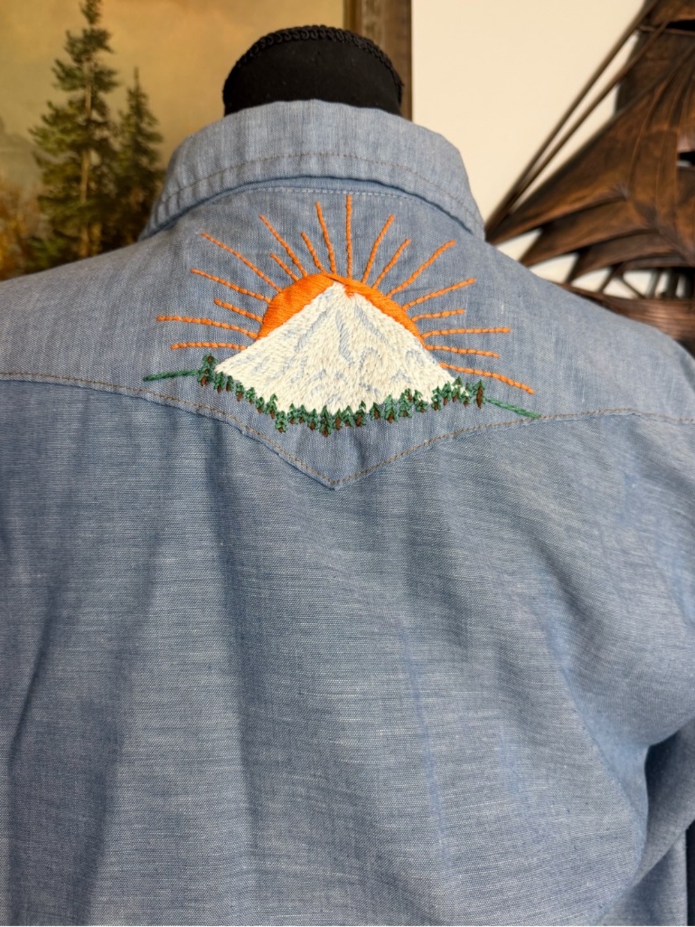 Vintage 1970s Hand Embroidered Chambray Botton Down Shirt Wrangler - Picture 9 of 14